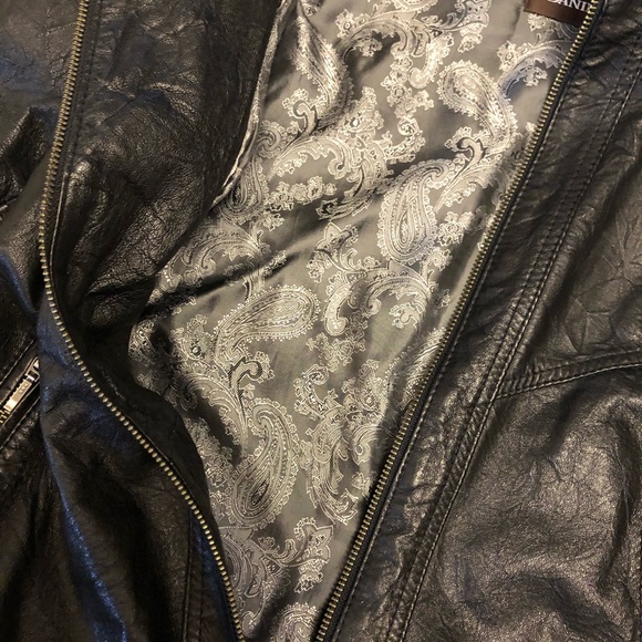 Daniel leather jacket with faux fur hood - Picture 3 of 5